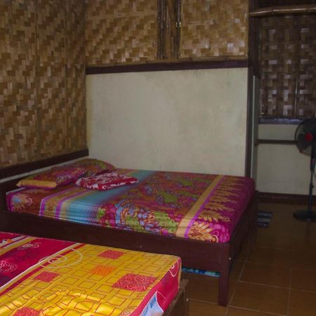 Red Island Bungalows Pasanggaran ภายนอก รูปภาพ