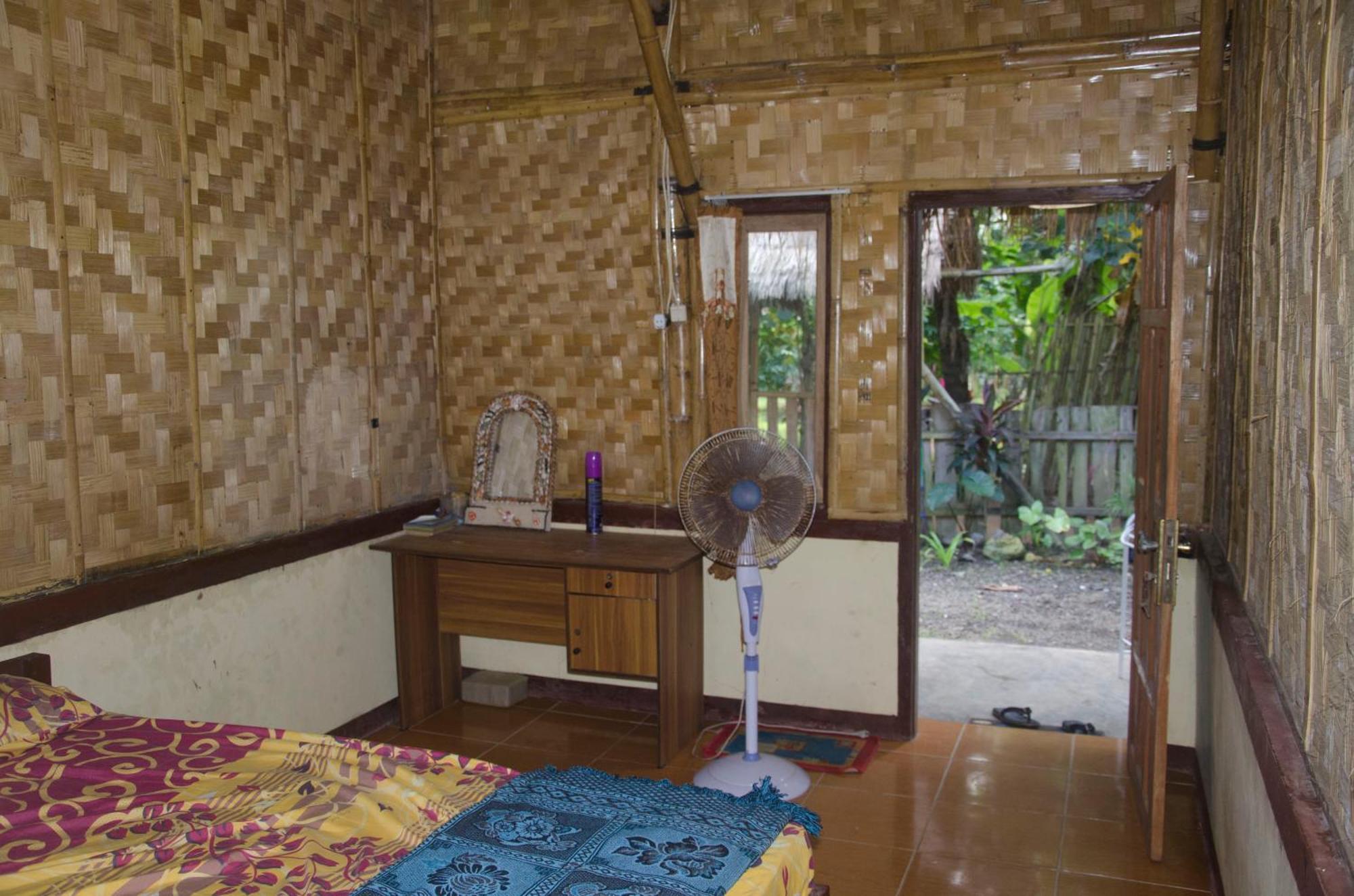 Red Island Bungalows Pasanggaran ภายนอก รูปภาพ