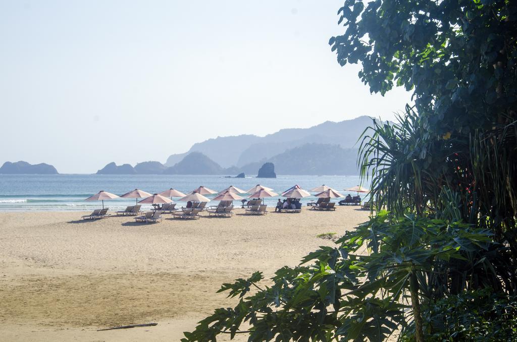 Red Island Bungalows Pasanggaran ภายนอก รูปภาพ