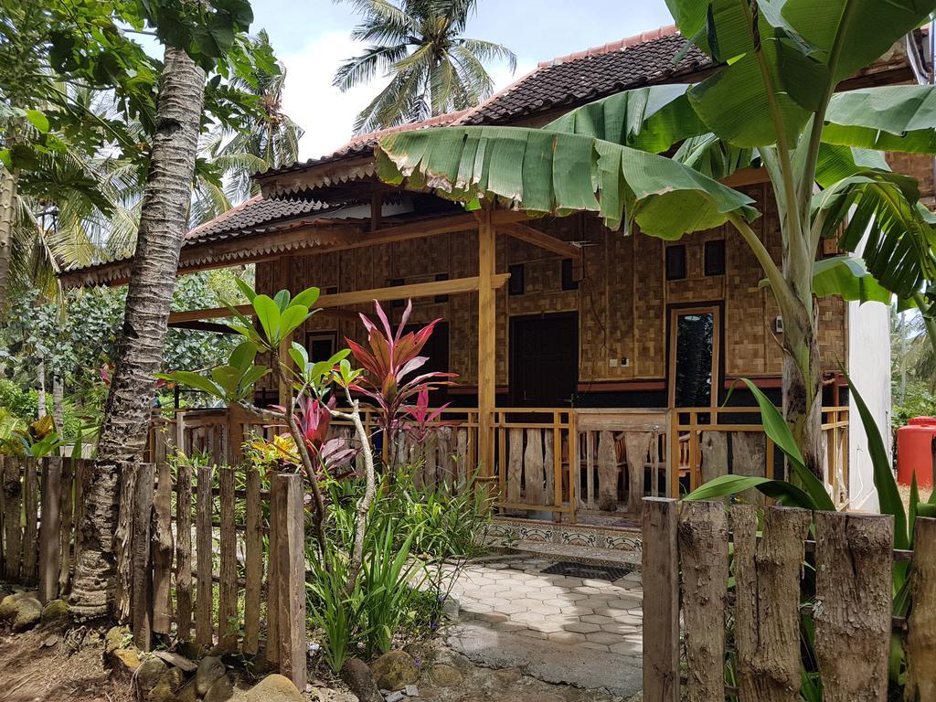 Red Island Bungalows Pasanggaran ภายนอก รูปภาพ