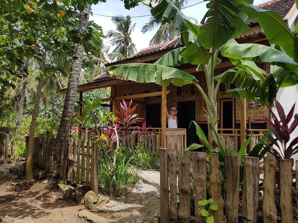 Red Island Bungalows Pasanggaran ภายนอก รูปภาพ